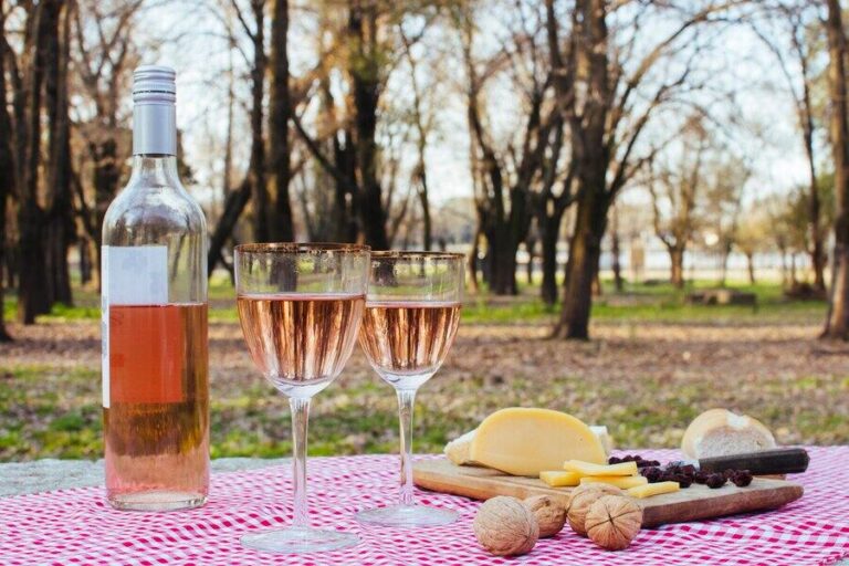 Descubrí el encanto del Vino Rosado: Recomendaciones de nuestro Sommelier