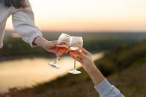 Vino Rosado: Un Imprescindible para esta Primavera